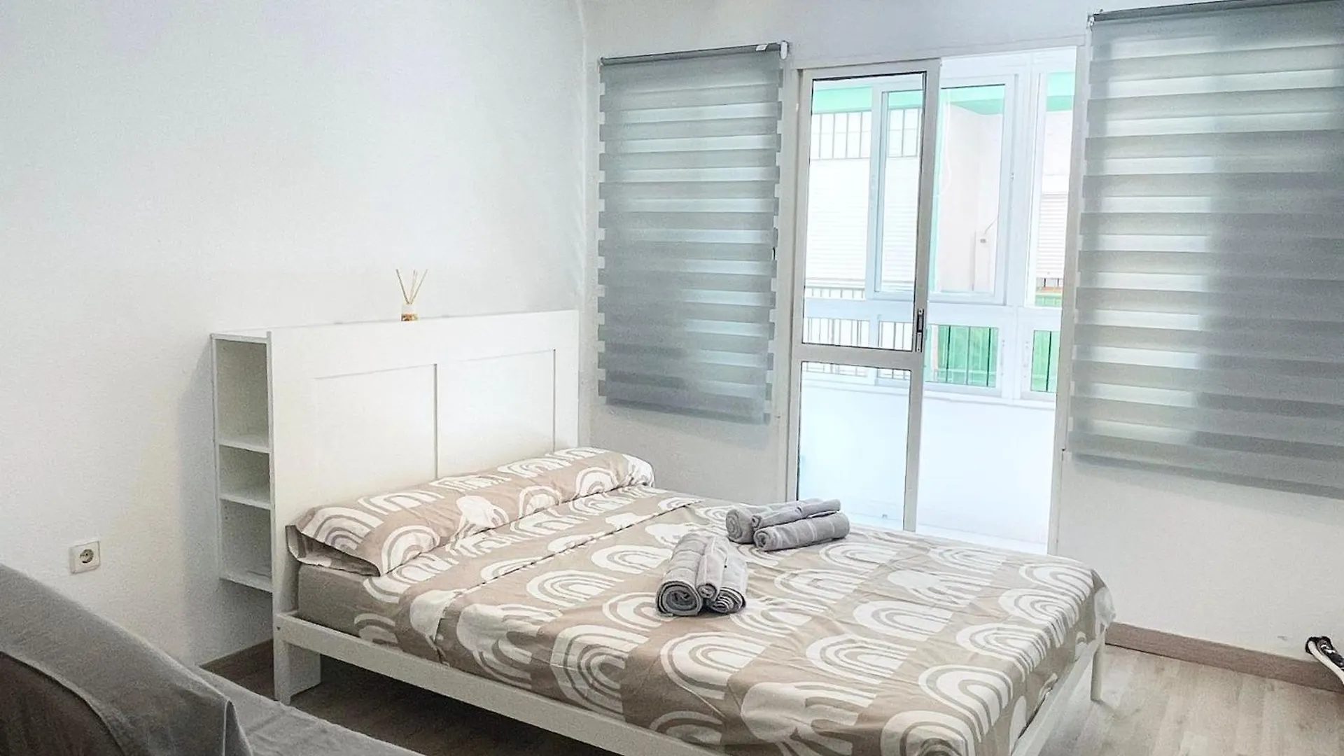 Estudio En El Centro De Torremolinos By Bebalmy contacts